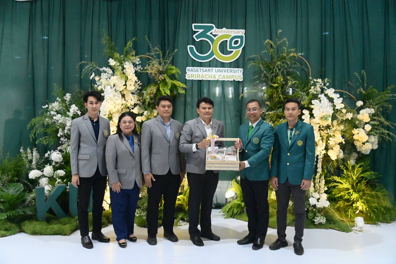 ผู้อำนวยการสำนักงานวิทยาเขตกำแพงแสน ร่วมแสดงความยินดี ในโอกาสวันคล้ายวันสถาปนาวิทยาเขตศรีราชา ครบรอบ ปีที่ 30 และร่วมพิธีเปิดงานเกษตรศรีราชาแฟร์ ครั้งที่ 19