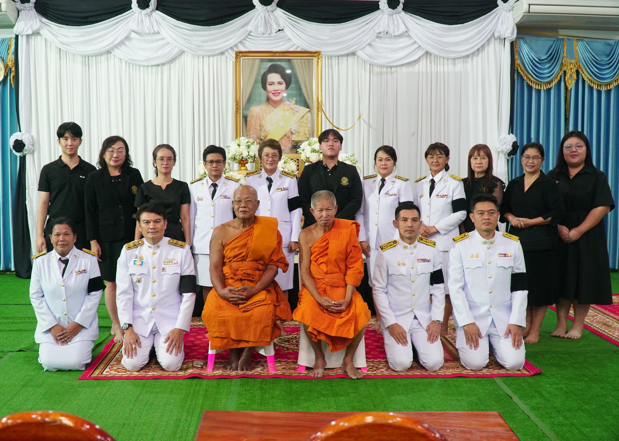 สำนักงานวิทยาเขตกำแพงแสน ร่วมพิธีบำเพ็ญกุศลสวดพระอภิธรรม เพื่ออุทิศถวายเป็นพระราชกุศลแด่ สมเด็จพระนางเจ้าสิริกิติ์ พระบรมราชินีนาถ พระบรมราชชนนีพันปีหลวง