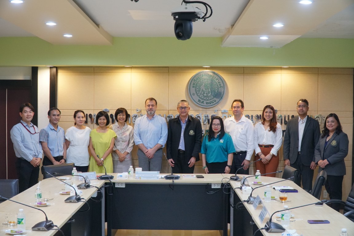 มก.กพส.ต้อนรับผู้แทนจาก THE FRENCH NATIONAL RESEARCH INSTITUTE FOR SUSTAINABLE DEVELOPMNENT (IRD) ประจำประเทศไทยและคณะ ในโอกาสร่วมประชุมหารือความร่วมมือทางวิชาการและงานวิจัยไทย - ฝรั่งเศส